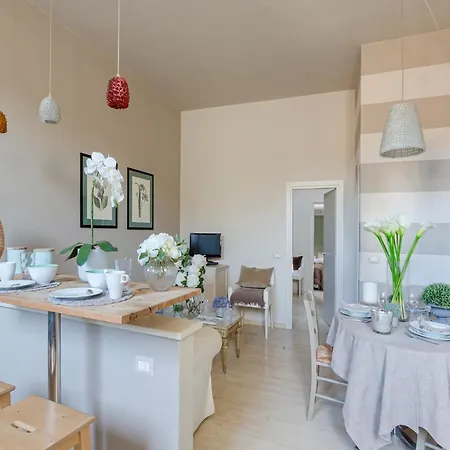 In With Panoramic Terrace شقة لوكا