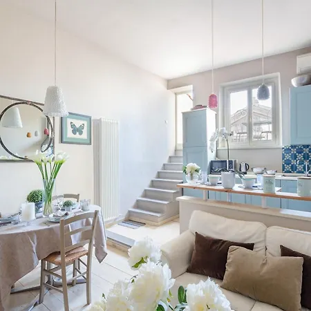 In With Panoramic Terrace لوكا