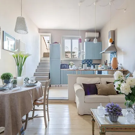In With Panoramic Terrace شقة